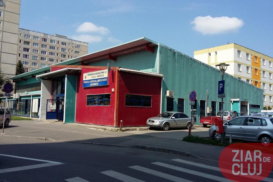 Piața Hermes, o pată multicoloră de degradare pe obrazul cartierului