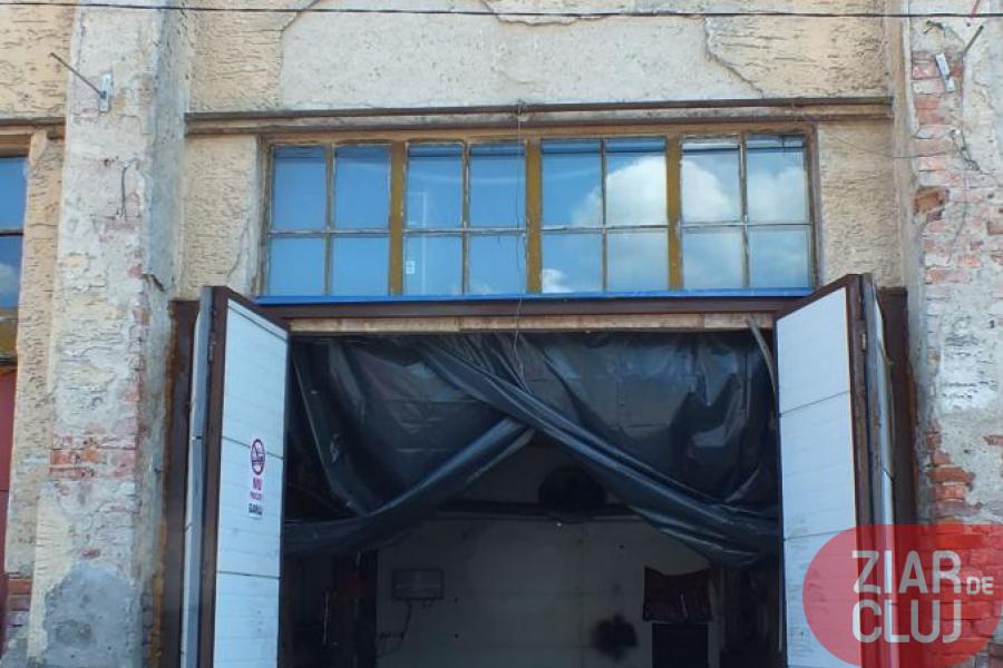 Gloria Decăderea și Moartea Unei Clădiri Emblemă Din Piața 1 Mai