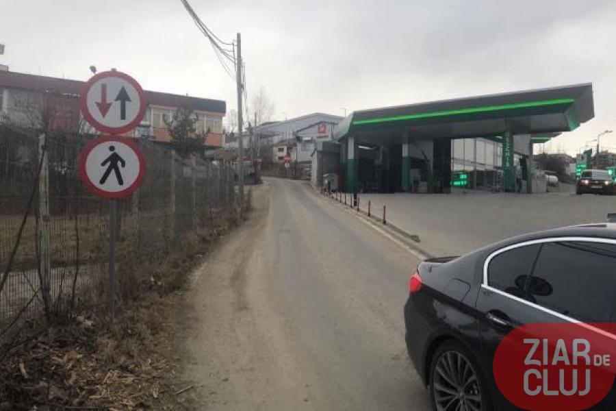 O UliÈ›Äƒ Cu Sens Unic Un Indicator Amplasat Aiurea È™i ConducÄƒtori Auto InduÈ™i In Eroare Ziar De Cluj